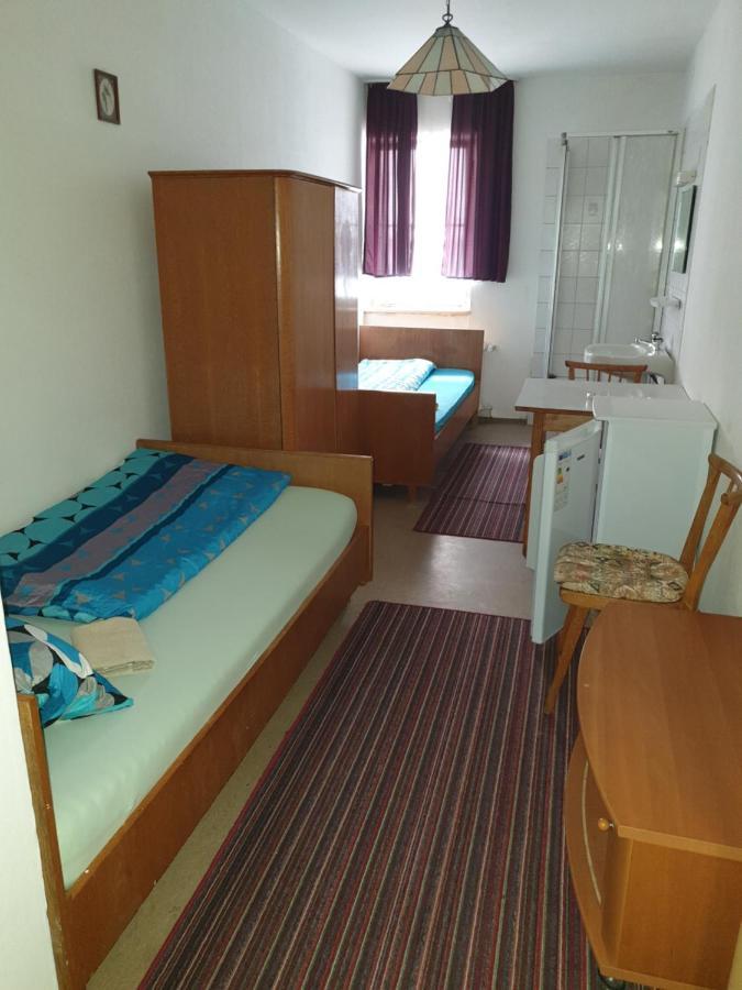 Hotel Pension Engel à Pfullendorf Extérieur photo
